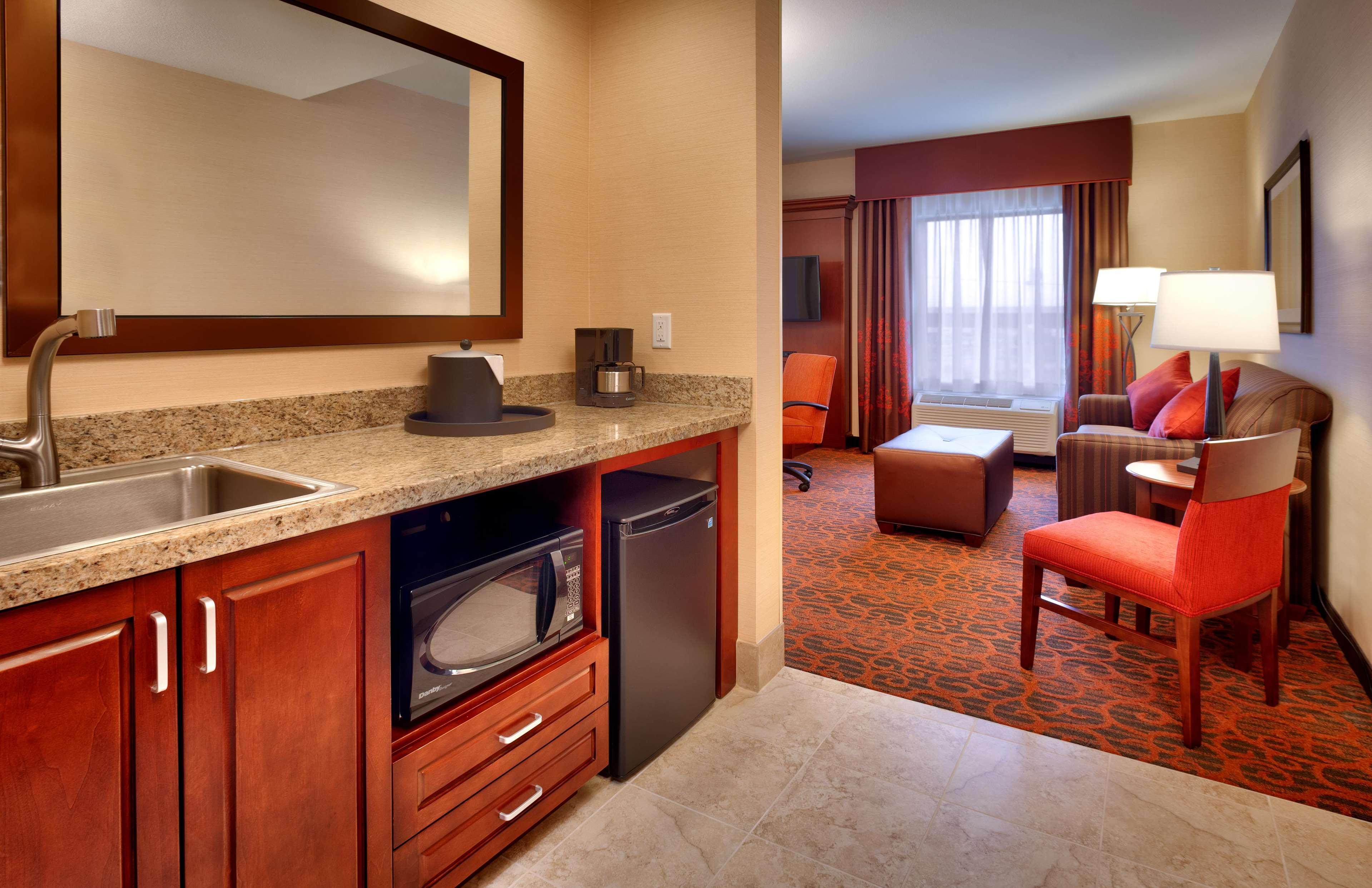 Hampton Inn Omaha/West Dodge Road, Old Mill Exterior photo