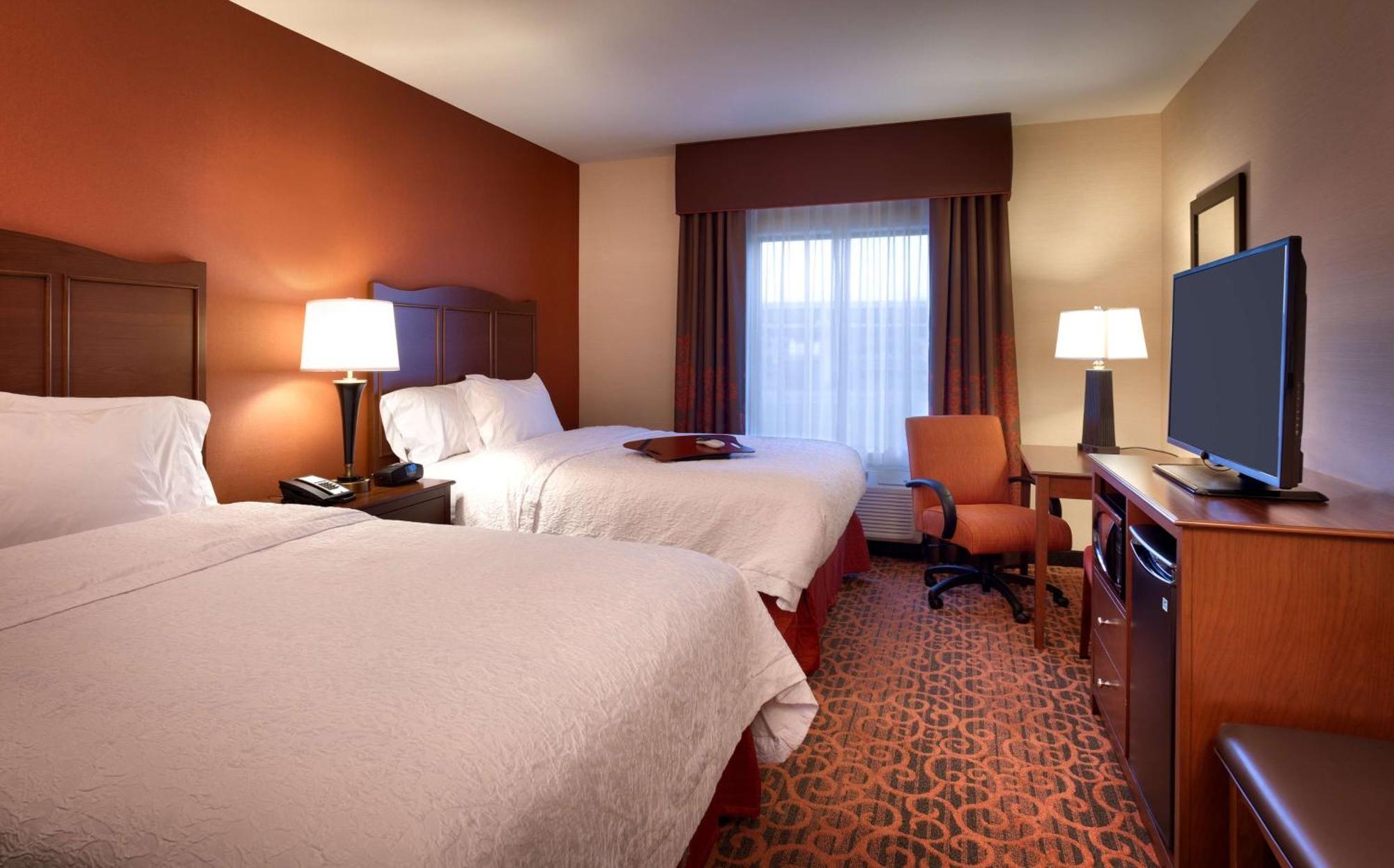 Hampton Inn Omaha/West Dodge Road, Old Mill Exterior photo
