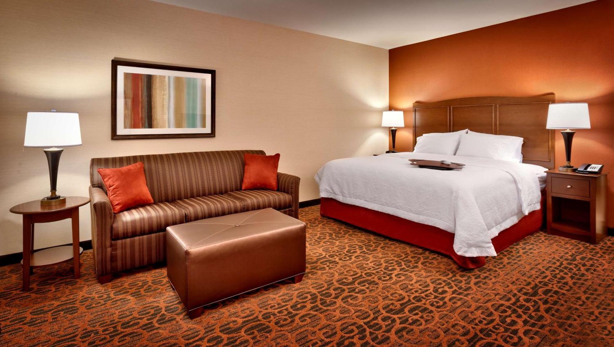 Hampton Inn Omaha/West Dodge Road, Old Mill Exterior photo